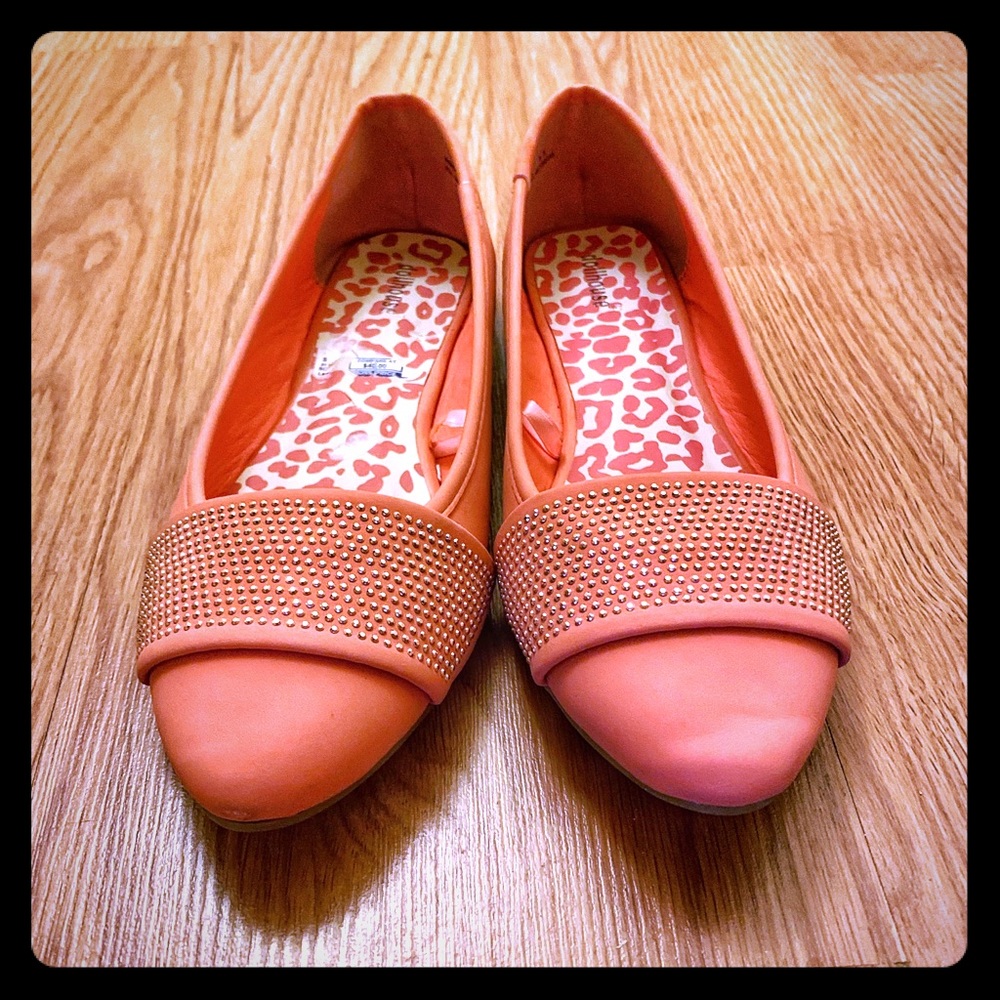 Dollhouse Coral studded Flats